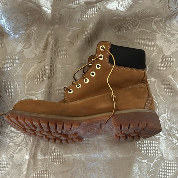 Authentic Timberland boots - Picture 7 of 14